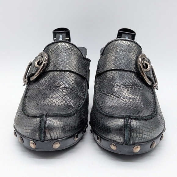 Stuart Weitzman black snakeskin pattern mule slip on heel 9.5 - Picture 2 of 12